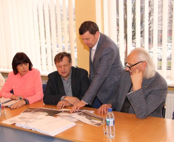 Tarėsi dėl Kultūros centro darbų eigos