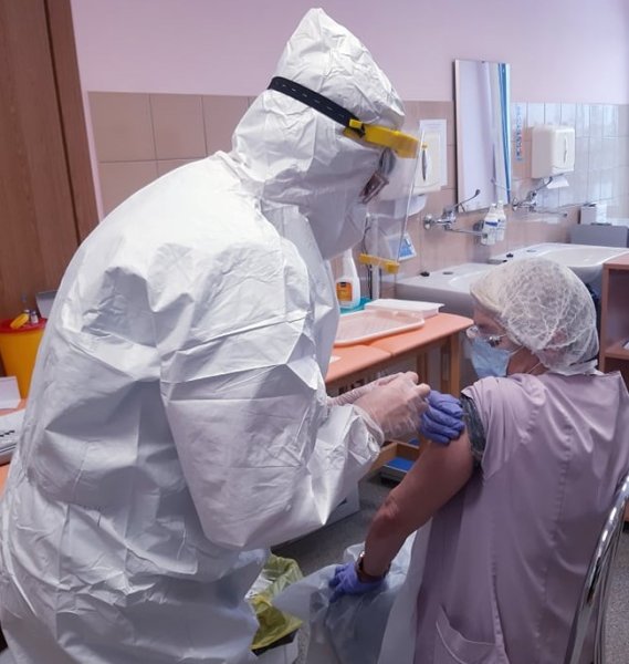 Į Kėdainius atvežta vakcinos nuo koronaviruso: socialinės globos namuose prasideda vakcinacija