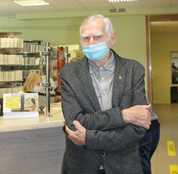 Skiepytis nuo koronaviruso turėtų būti privaloma
