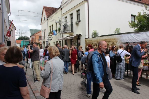 COVID-19 naujienos: karantinas švelnėja