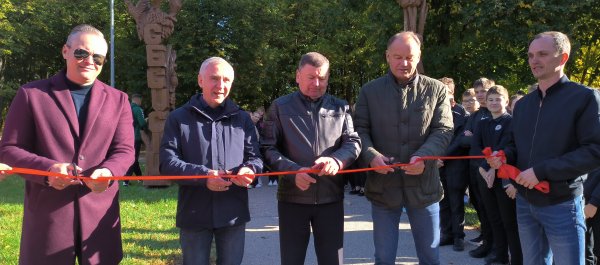 Atidarytas Diskgolfo parkas