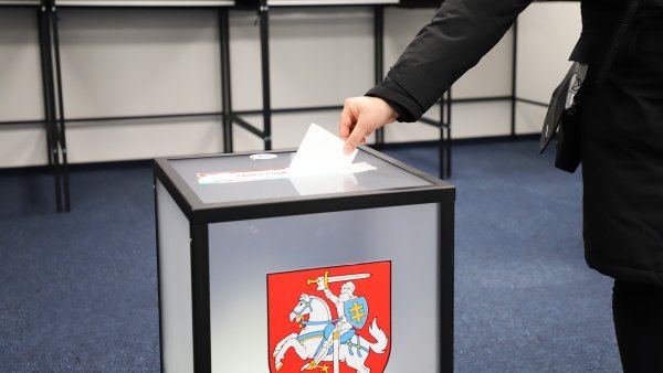 Per dvi išankstinio balsavimo dienas rinkdami Respublikos Prezidentą II rinkimų ture iš viso...