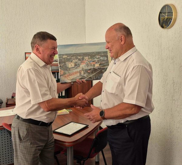 Pagerbtas ilgametis Kėdainių „Atžalyno“ gimnazijos direktorius Gintaras Petrulis