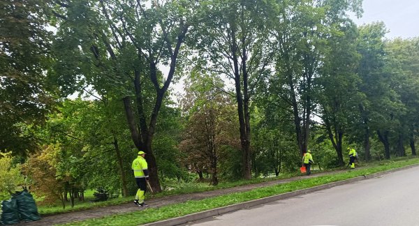 Tęsiami audros padarinių šalinimo darbai – kviečiame prisidėti ir gyventojus