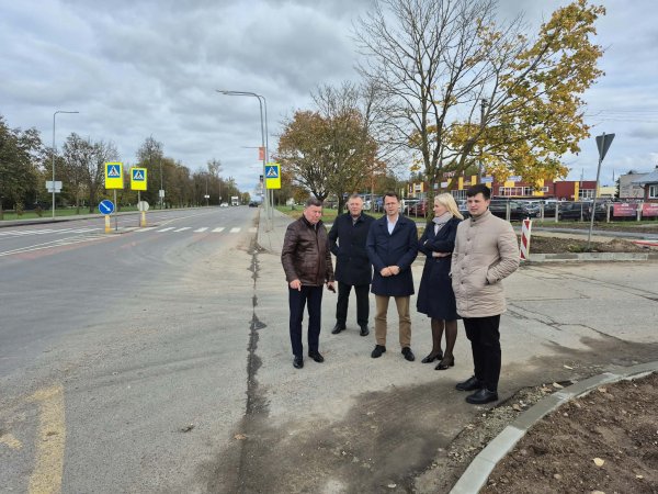 Savivaldybės vadovai su AB „Via Lietuva“ atstovais aptarė aktualias kelių infrastruktūros problemas