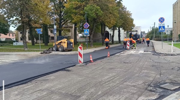 S. Jaugelio-Telegos gatvėje tęsiami asfaltavimo darbai