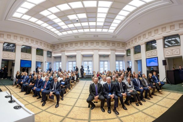 Skaitmeninis ryšys, kuris keičia gyvenimus: kviečiame susipažinti su projekto „Nė vienas nėra...