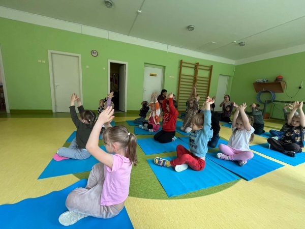 „Sporto šakų fiesta“ lopšelyje-darželyje „Aviliukas“ skatina vaikus aktyviai judėti
